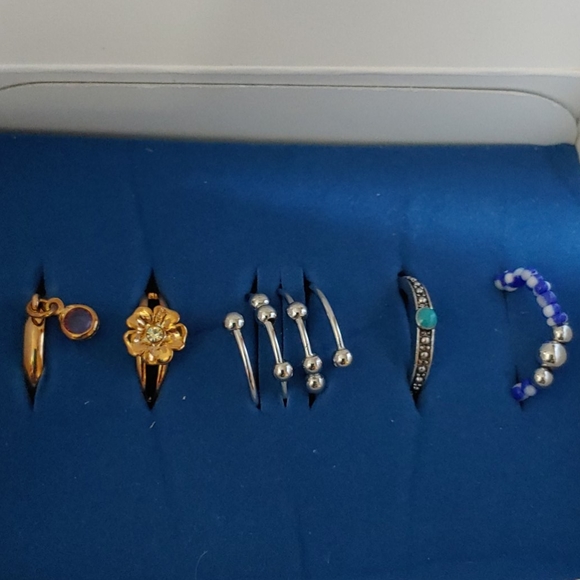 Avon Jewelry - Avon 5 piece toe ring set